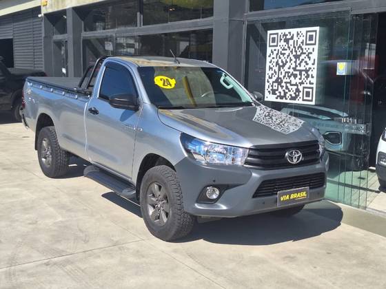 TOYOTA HILUX 2.8 D-4D TURBO DIESEL CS 4X4 MANUAL TOYOTA HILUX 2.8 D-4D TURBO DIESEL CS 4X4 MANUAL